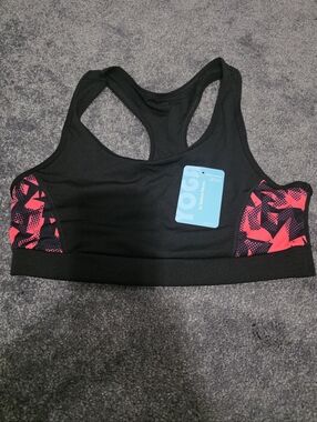 NWT Set Of Black & Pink Racerback Sports Bra And Cropped Athletic Pants